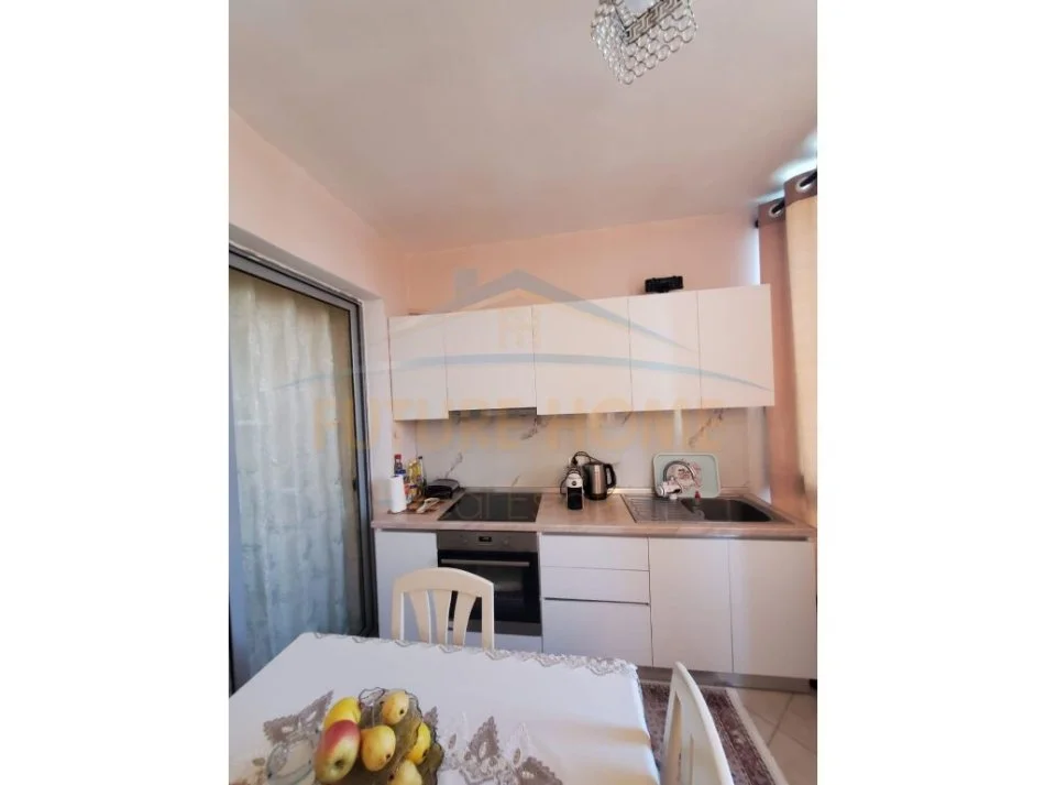 Tirane, shitet apartament 1+1 Kati 5, 55 m² 73.000 € (Fresk)