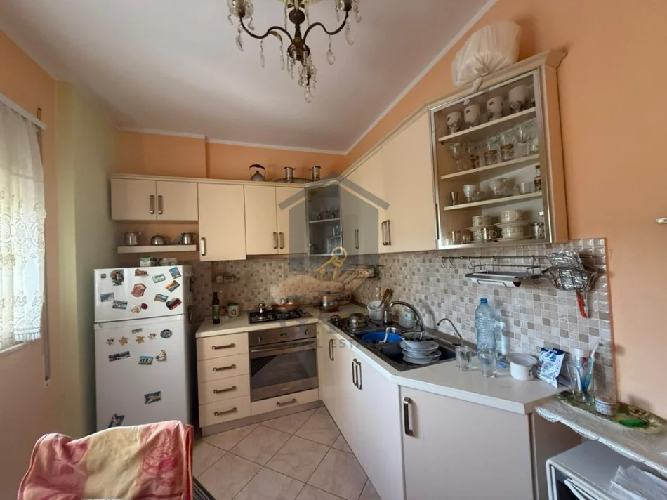 Durres, shitet apartament 2+1+Ballkon Kati 4, 106 m² 200.000 € (Vollga)