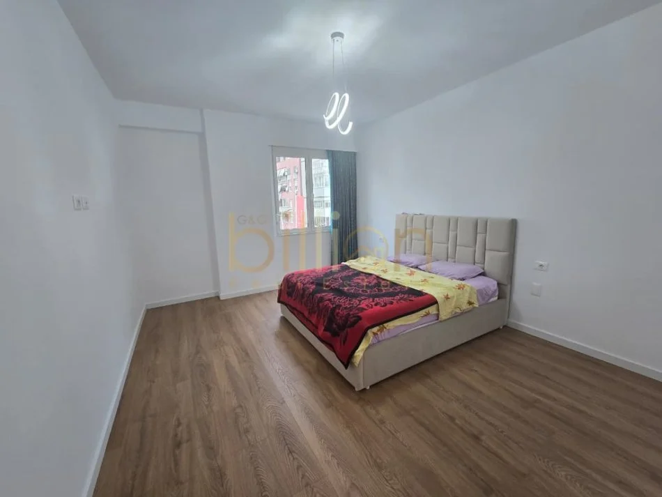 Tirane, shitet apartament 1+1 , 74 m² 177.000 € (Prane Reprt TV)