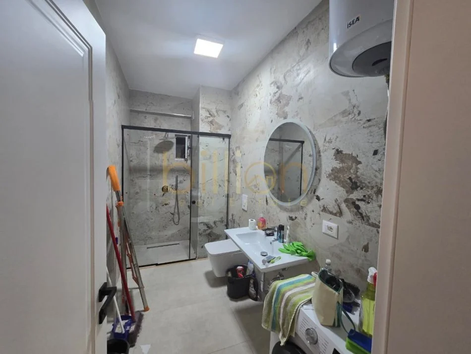 Tirane, shitet apartament 1+1 , 74 m² 177.000 € (Prane Reprt TV)