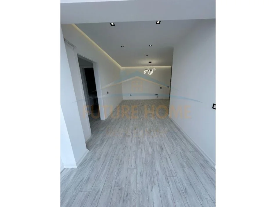Shitet, Apartament 3+1+2+2 Poste Parkimi Kompleksi Delijorgji Tirane