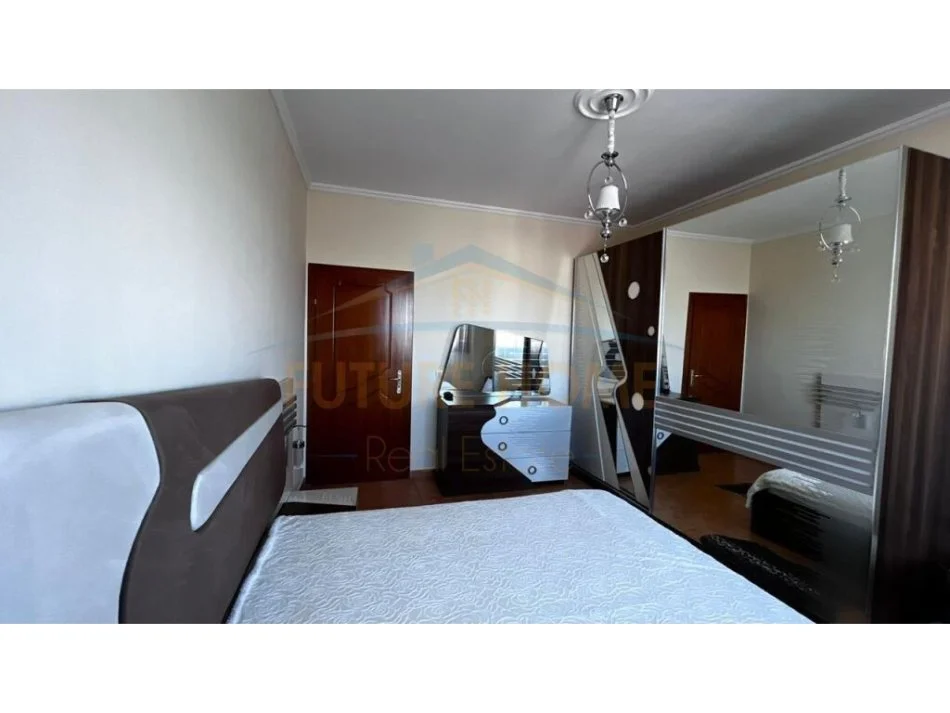 Tirane, jepet me qera apartament 2+1 Kati 5, 80 m² 400 € (Fresku)