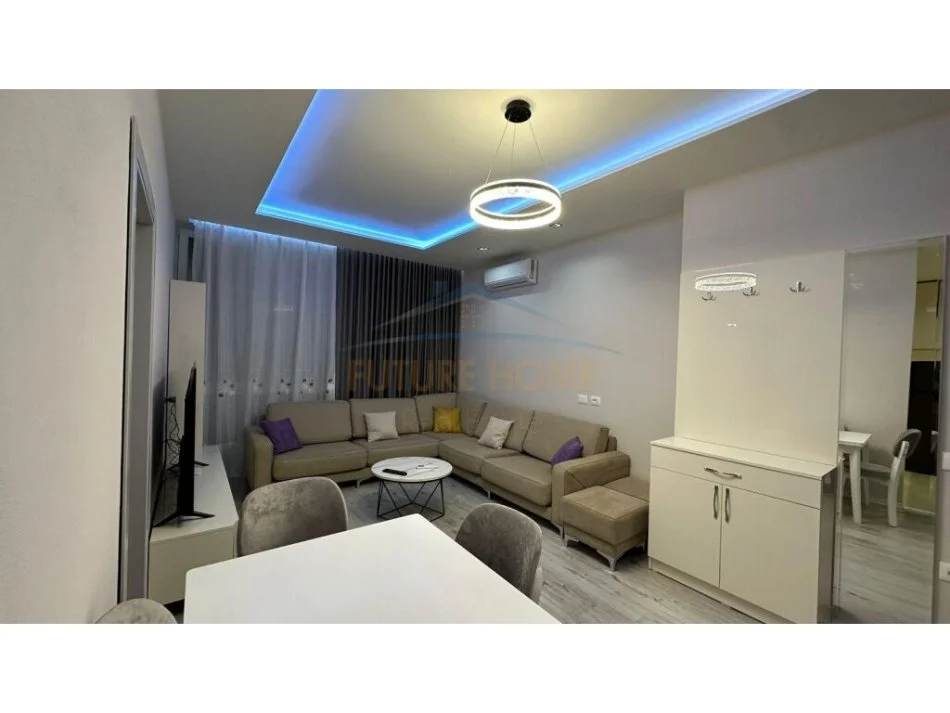 Tirane, jepet me qera apartament 1+1 Kati 2, 55 m² 500 € (SHKOLLA E KUQE)