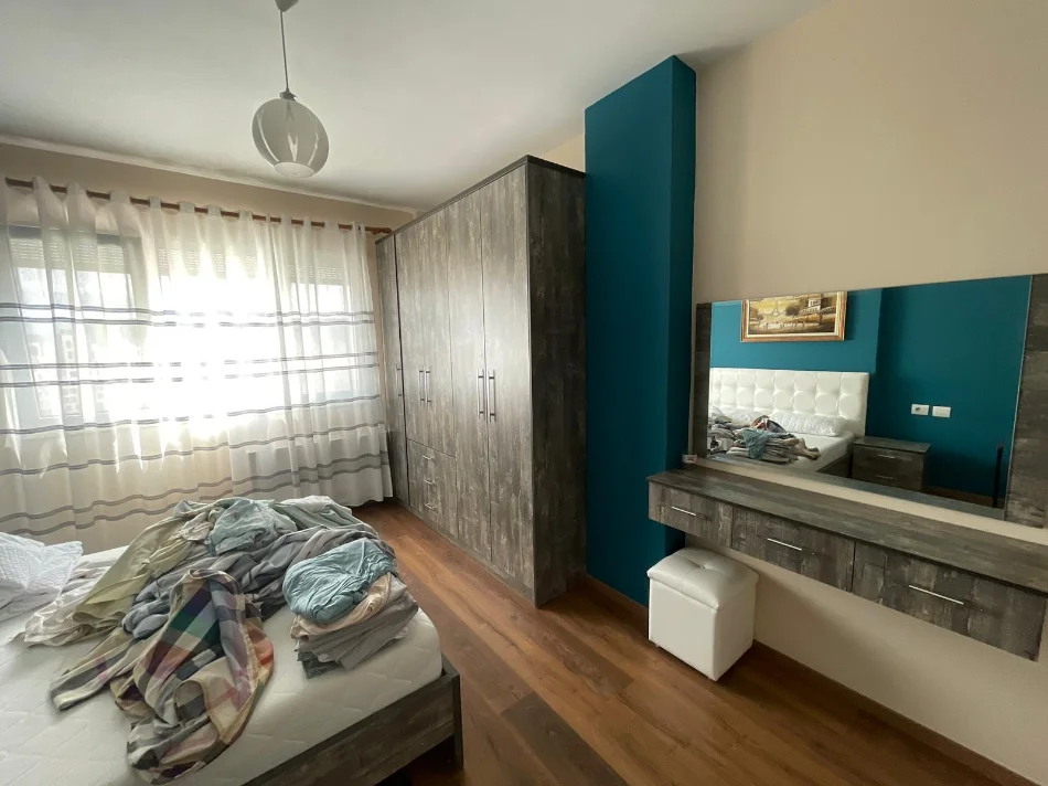 Tirane, jepet me qera apartament 2+1 Kati 4, 115 m² 850 € (Kopshti Zoologjik)
