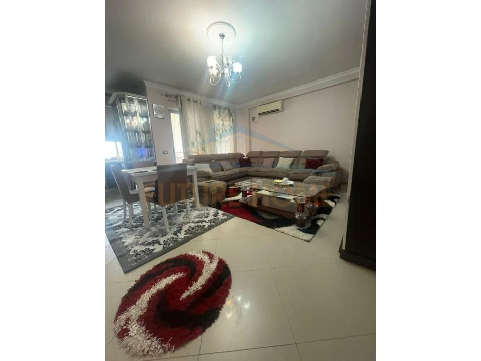 Tirane, shitet apartament 2+1 Kati 5, 106 m² 165.000 € (Kinostudio)