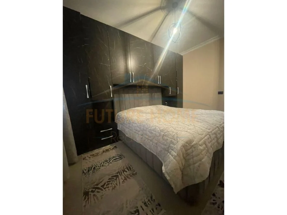 Tirane, shitet apartament 2+1 Kati 5, 106 m² 165.000 € (Kinostudio)