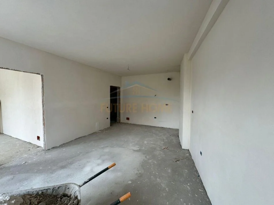 Tirane, shitet apartament 2+1+Ballkon Kati 2, 110 m² 173.800 € (Bulevrdi i Ri)