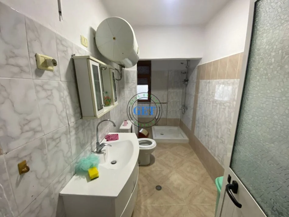 Durres, jepet me qera apartament 1+1, Kati 2, 55 m² 250 € (Lagjia 18)