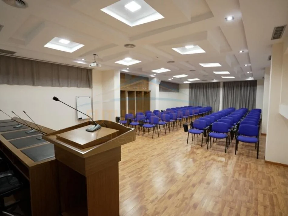 Durres, shitet Vile ne plazh 5+1 Kati 0, 5.000 m² 9.700.000 € (Golem,Durres)