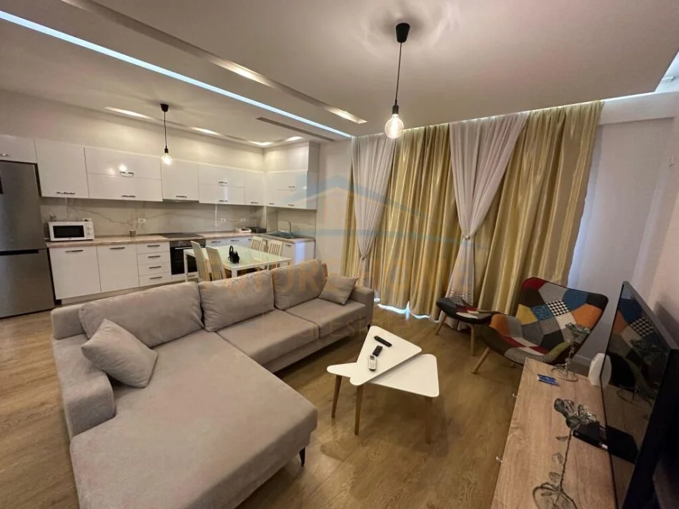 Tirane, shitet apartament 2+1+2 Kati 3, 115 m² 240.000 € (LIQENI I THATE KOMPLEKSI FZ)