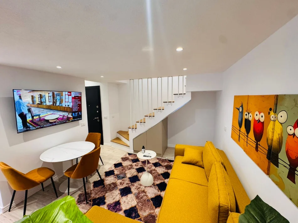 Tirane, jepet me qera apartament Dublex Kati 3, 60 m² 650 € (Rruga e Dibres prane Qsut)