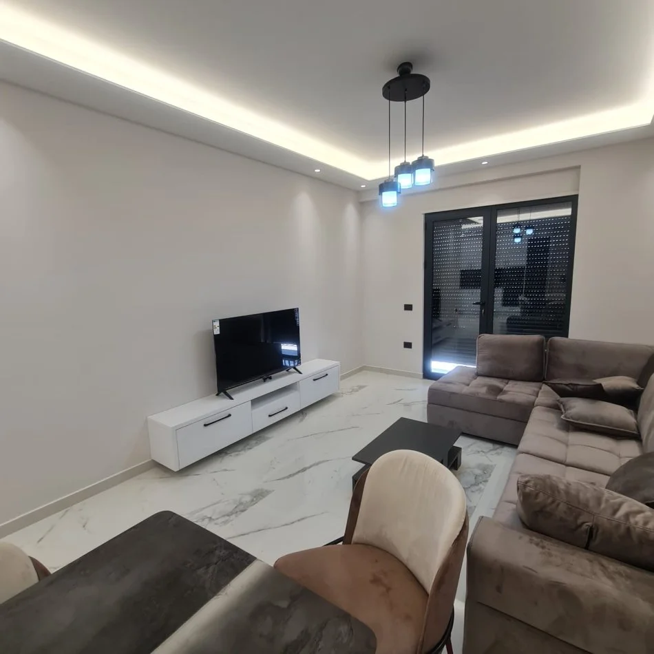 Tirane, jepet me qera apartament 1+1 Kati 4, 72 m² 550 € (Rruga Teudor Keko)