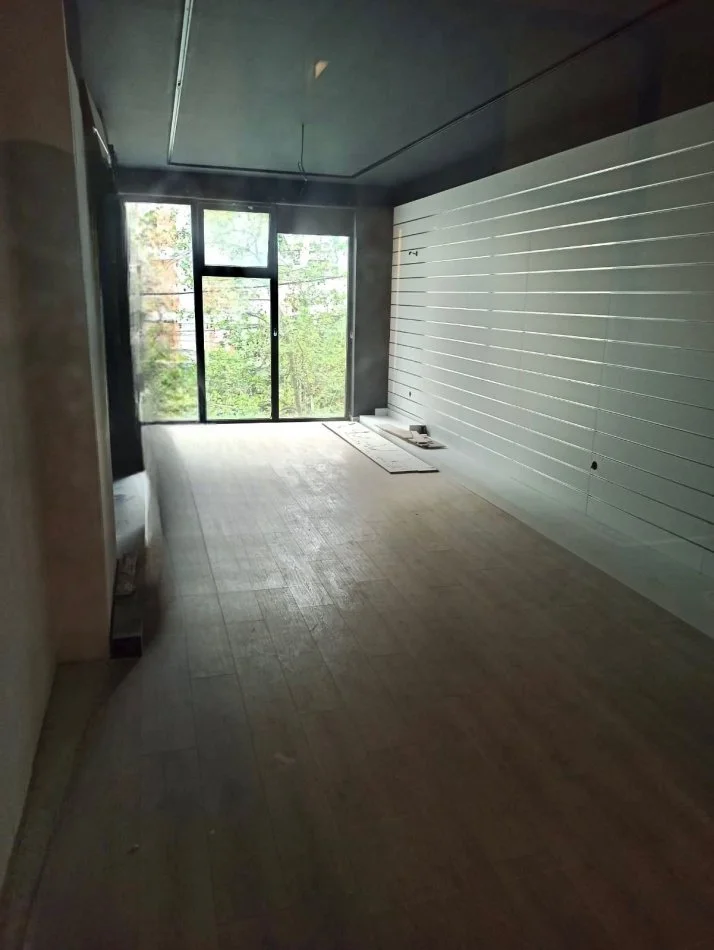 Tirane, shitet ambjent biznesi Kati 1, 40 m² 80.000 € (Astir)