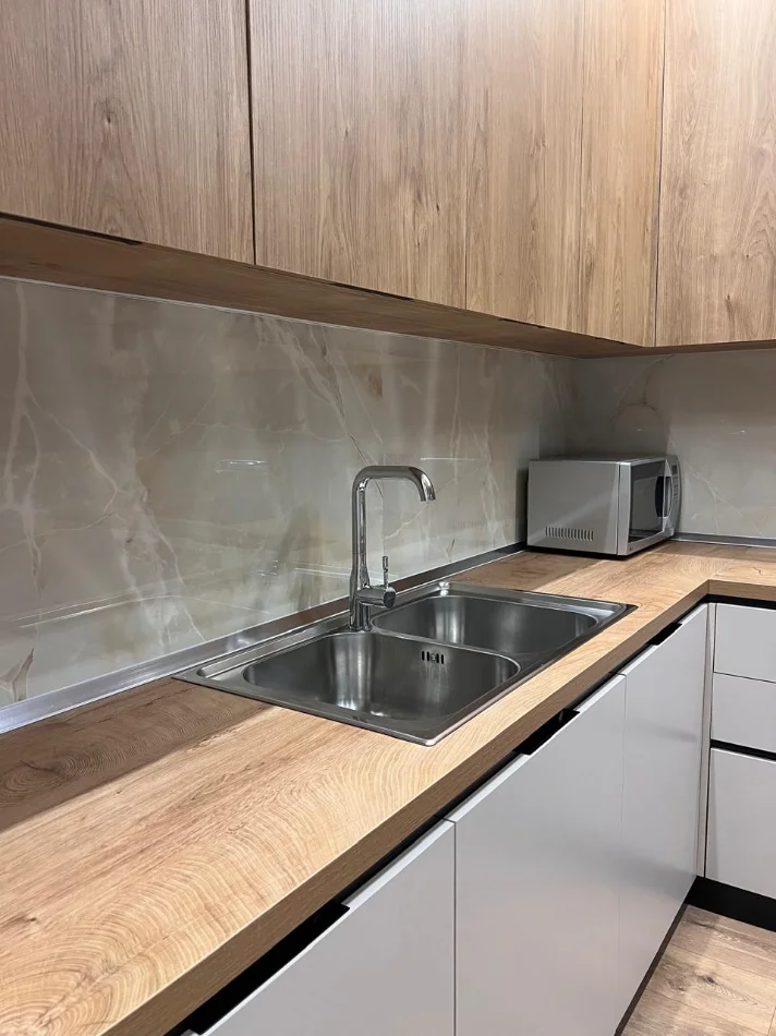 Tirane, jepet me qera shtepi 1+1 Kati 1, 70 m² 600 € (Rruga Mine Peza)