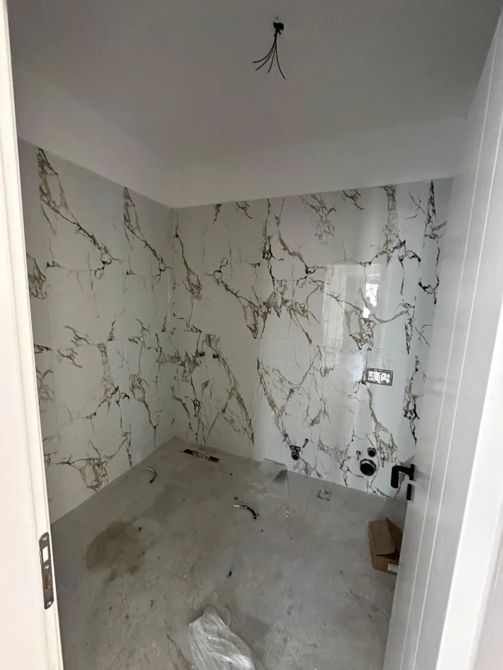 Tirane, shitet apartament 3+1+Ballkon Kati 6, 124 m² 105.000 € (Kamez Blv. Berisha)