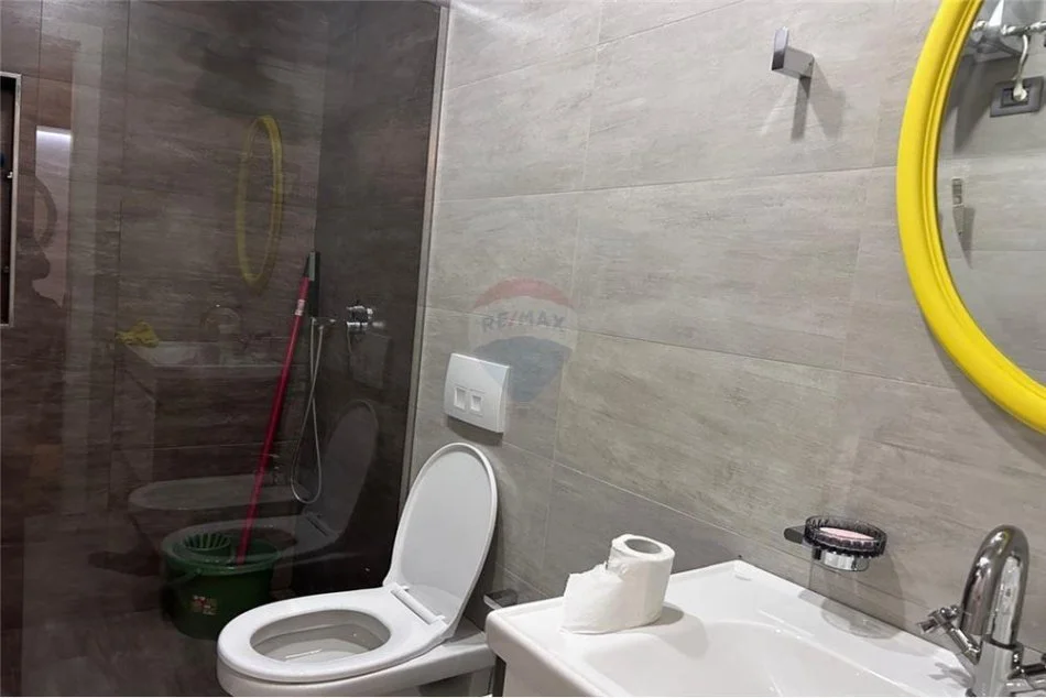 Tirane, jepet me qera apartament 2+1 Kati 2, 100 m² 1.000 € (Liqeni i Thate)