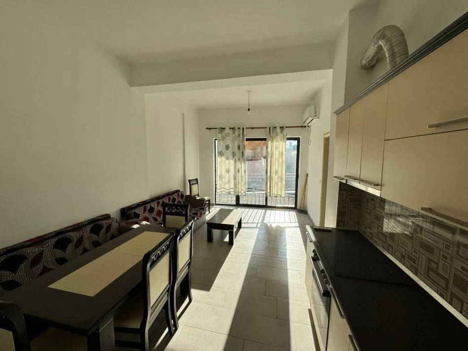 Tirane, shitet apartament 2+1 Kati 1, 131 m² 140.000 € (Unaza e Re)