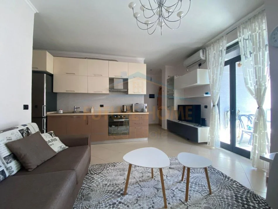Durres, jepet me qera apartament 1+1 Kati 2, 55 m² 400 € (Vollga, Durres)
