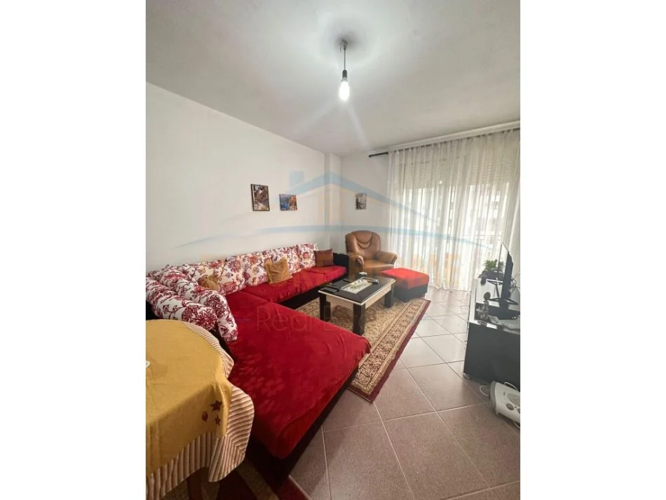 Shitet, Apartament 2+1, Unaza e Re, Tiranë.