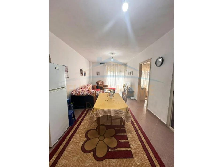 Shitet, Apartament 2+1, Unaza e Re, Tiranë.