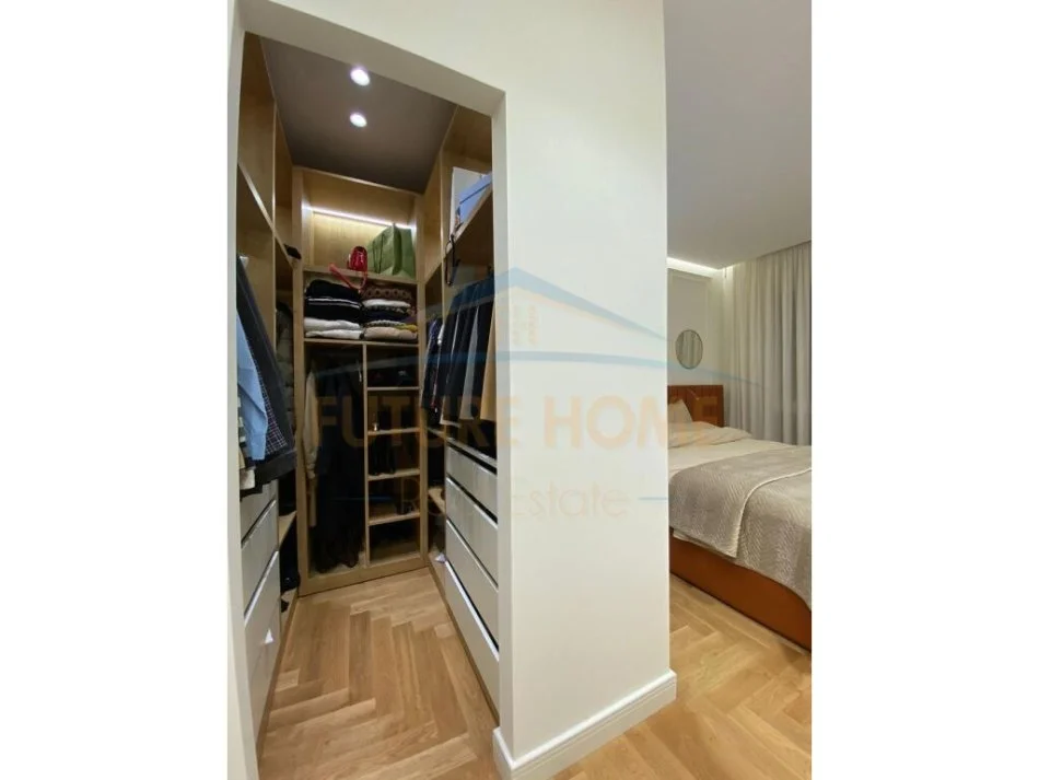 SHITET APARTAMENTI 1+1 RRUGA 5 MAJ