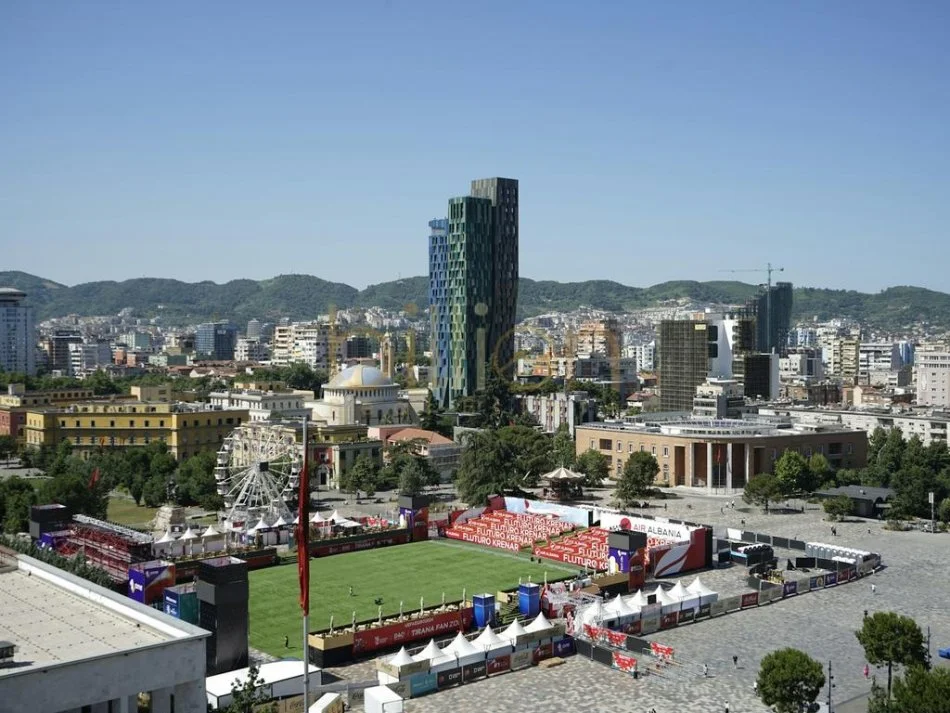 Tirane, jepet me qera 2+1 , 72 m² 950 € (Qender)