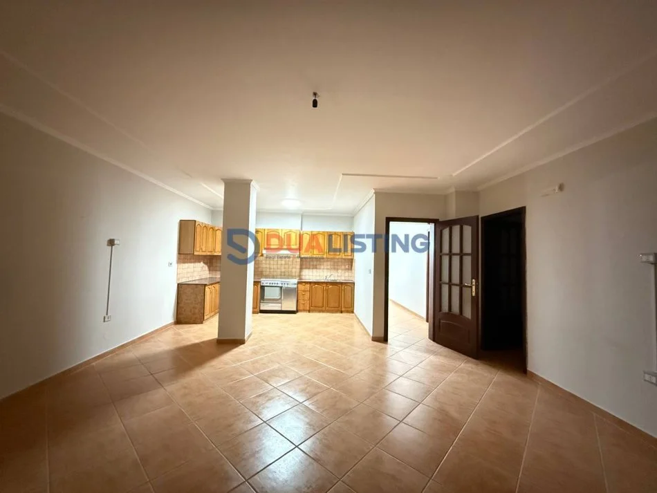 Tirane, jap me qera zyre Kati 4, 178 m² 1.700 € (Sheshi willson)