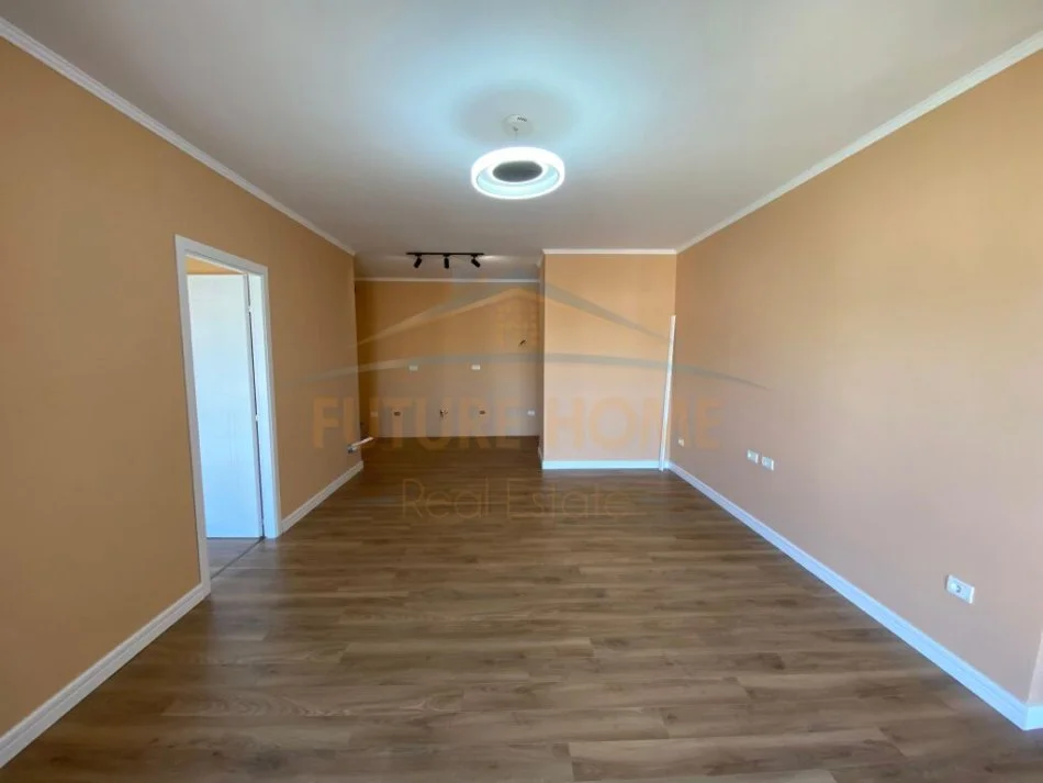 Tirane, jepet me qera apartament 2+1 Kati 8, 111 m² 600 € (5 Maji)