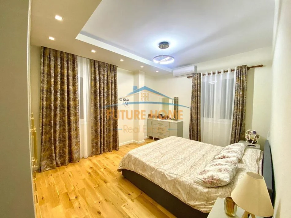 Tirane, jepet me qera Vile , 535 m² 3.500 € (Prane universitetit "Marin Barleti", Selite)
