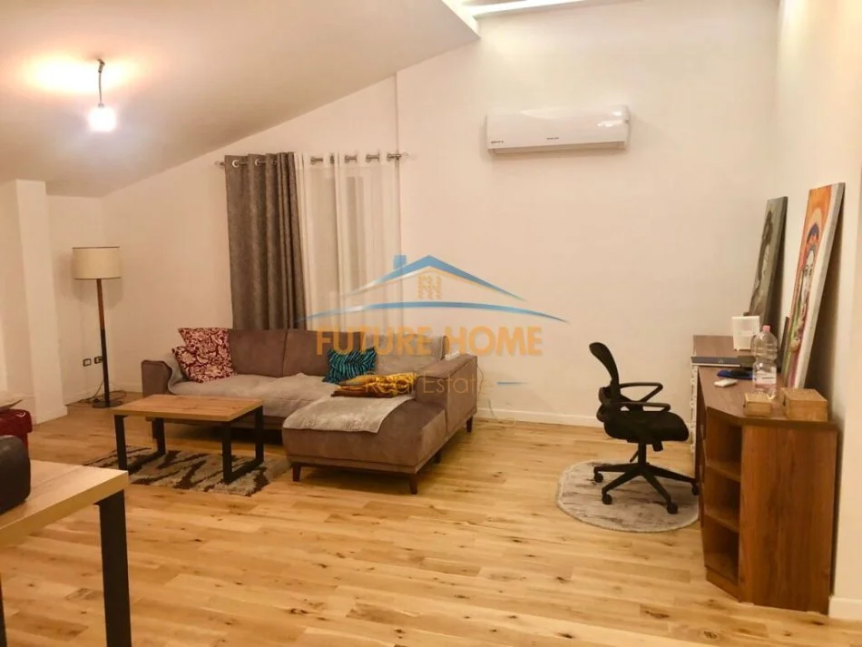 Tirane, jepet me qera Vile , 535 m² 3.500 € (Prane universitetit "Marin Barleti", Selite)