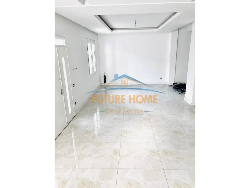 Tirane, jepet me qera Vile , 535 m² 3.500 € (Prane universitetit "Marin Barleti", Selite)