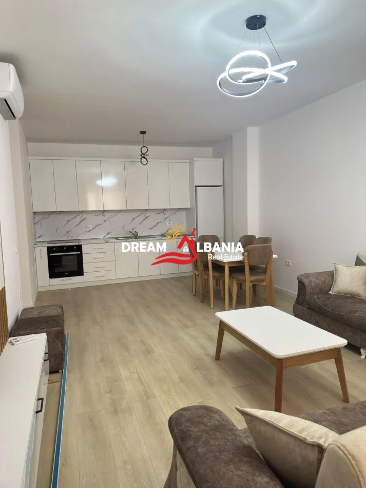 Tirane, jepet me qera apartament 2+1 Kati 1, 100 m² 650 € (Don Bosko)