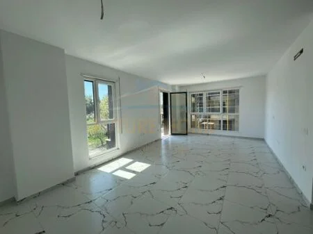 Qera,Ambjent Biznesi,Trio Towers, Don Bosko UNA39817