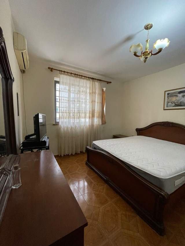 Tirane, jap me qera apartament 3+1+BLK Kati 2, 90 m² 400 Euro (Zogu i Zi)