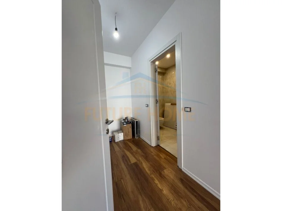 Tirane, jepet me qera apartament 2+1 Kati 4, 128 m² 1.200 € (Komuna e Parisit)