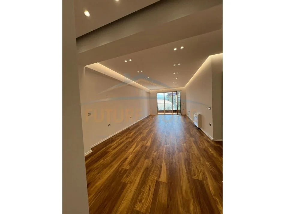 Tirane, jepet me qera apartament 2+1 Kati 4, 128 m² 1.200 € (Komuna e Parisit)