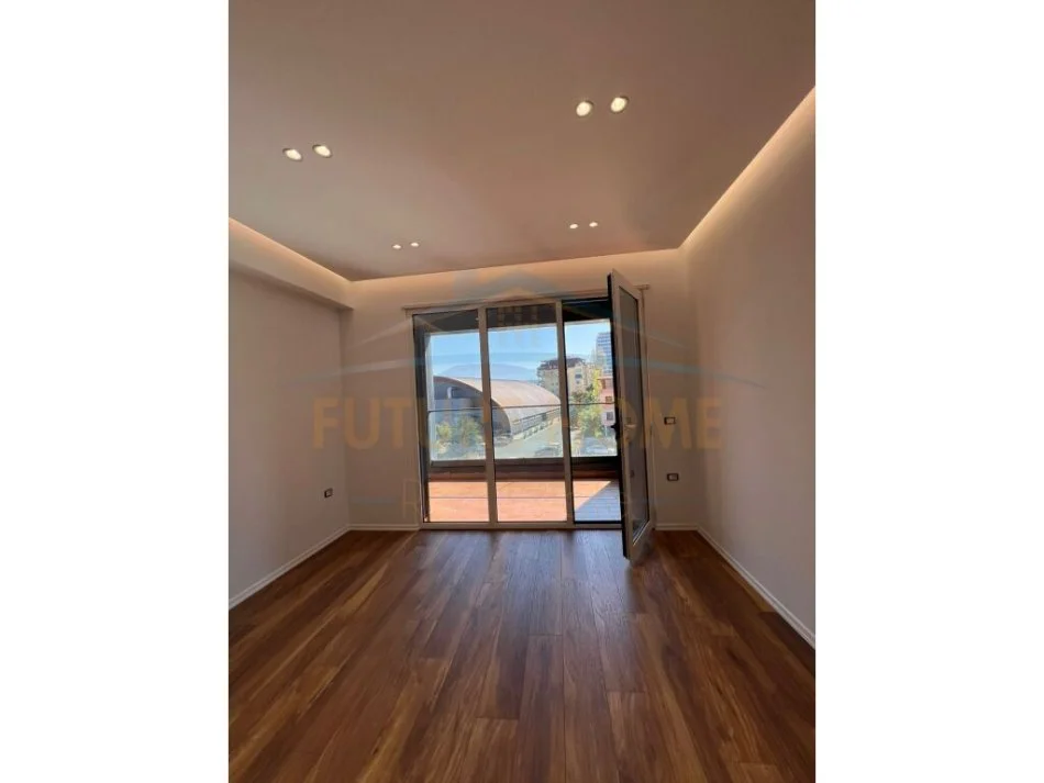 Tirane, jepet me qera apartament 2+1 Kati 4, 128 m² 1.200 € (Komuna e Parisit)