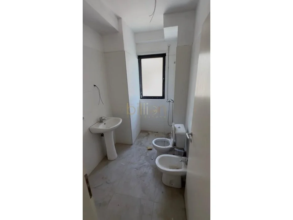 Tirane, shitet 2+1 , 99 m² 250.000 € (Rruga e Durresit)