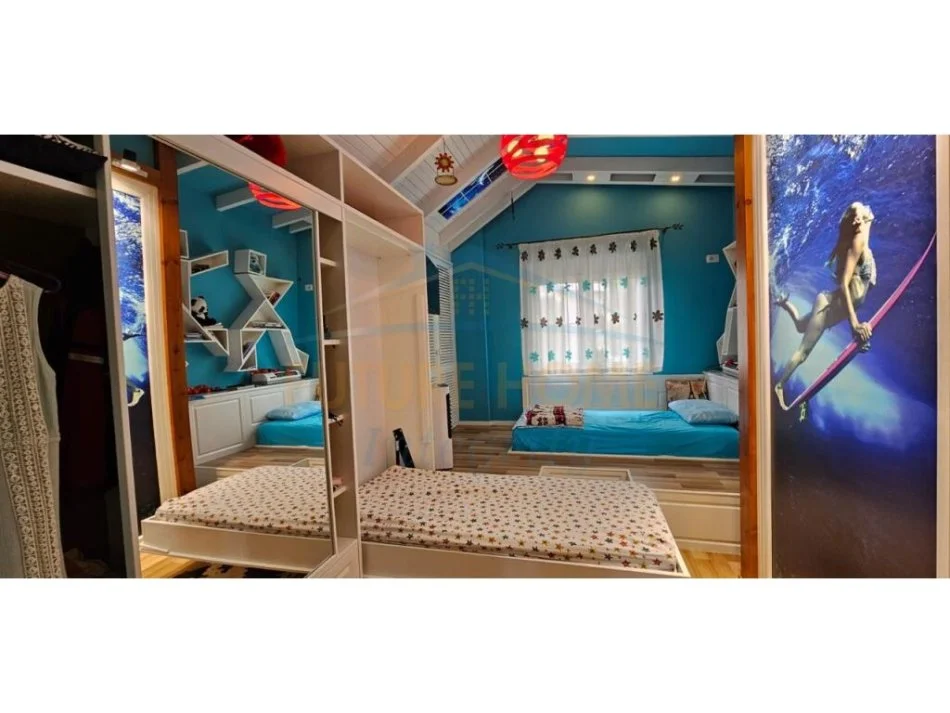 Durres, shitet apartament 2+1 Kati 3, 115 m² 250.000 € (Gjiri I Lalëzit, Durrës.)