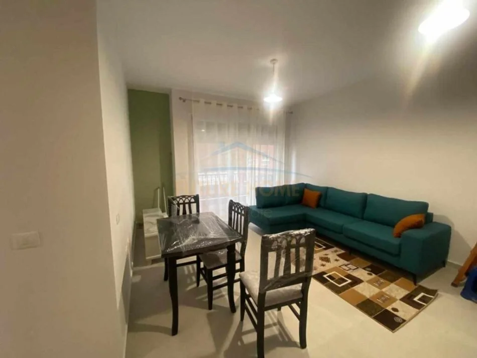 Shqiperi, jepet me qera apartament 2+1+Ballkon Kati 2, 100 m² 550 € (5 Maji)