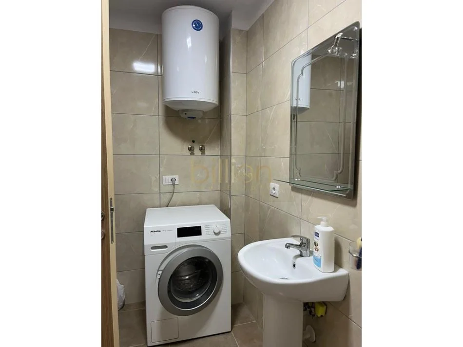 Tirane, jepet me qera 3+1 , 118 m² 700 € (5 Maji)