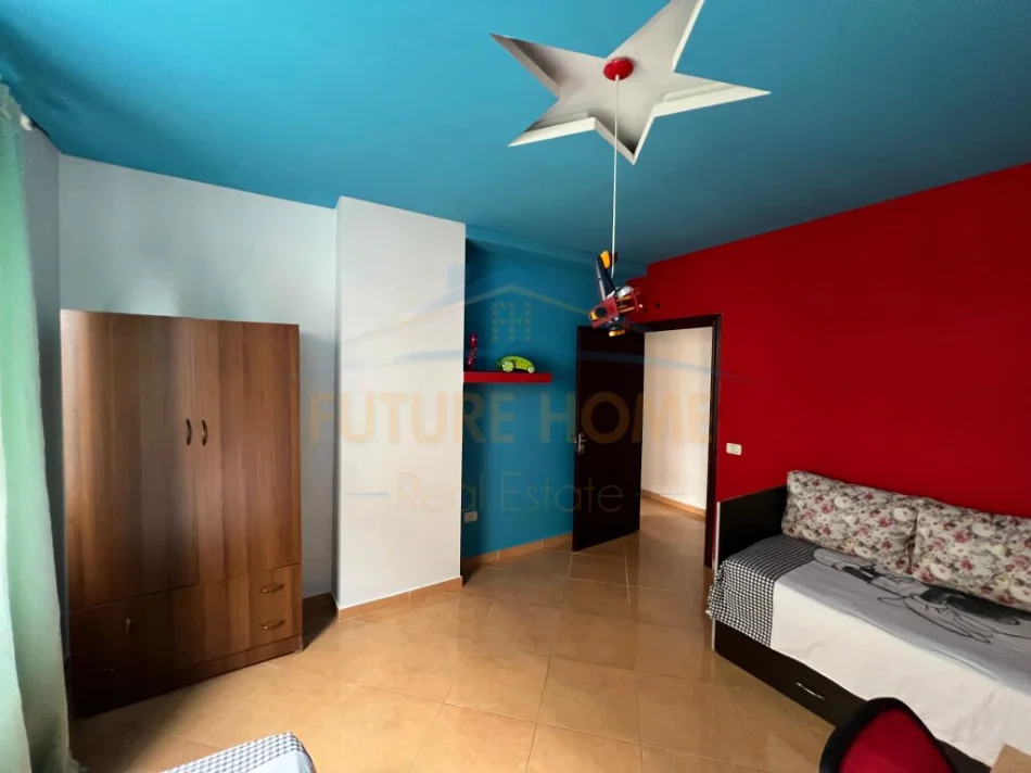 Tirane, jepet me qera apartament 2+1+Ballkon Kati 5, 93 m² 570 € (Rruga Teodor Keko)