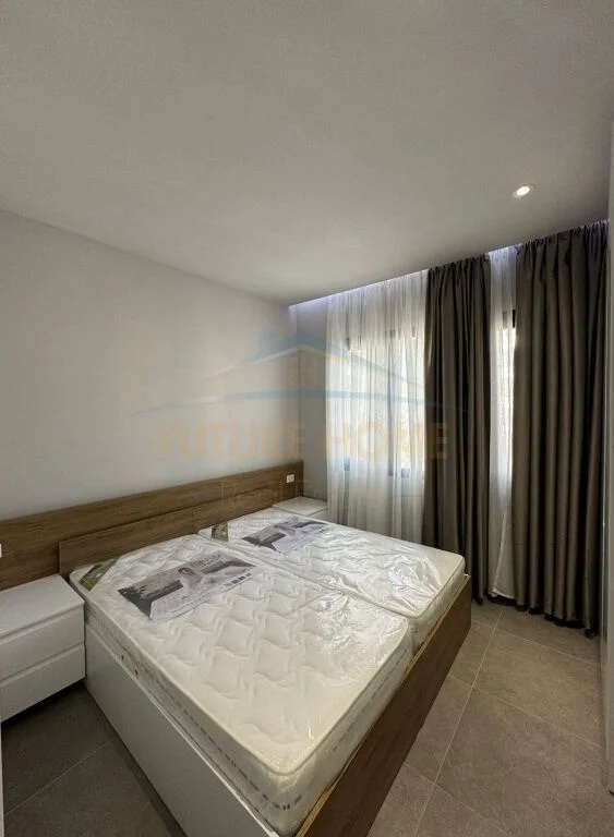 Tirane, jepet me qera apartament 1+1 Kati 4, 60 m² 700 € (Shallvaret)
