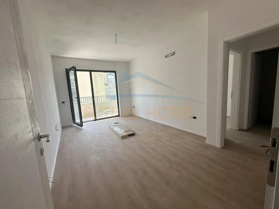 Shitet, Apartament 1+1, Liqeni i Thate.UNA39982