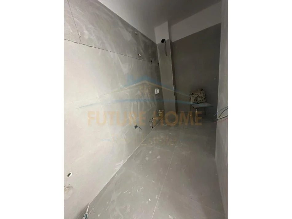 Shitet, Apartament 1+1, Liqeni i Thate.UNA39982