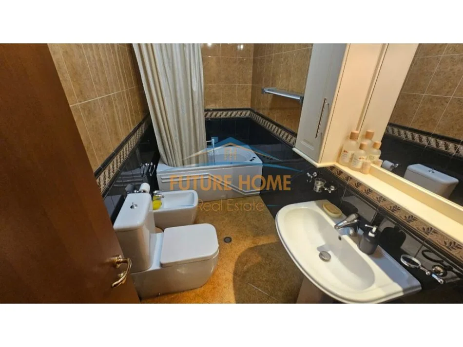 Tirane, jepet me qera apartament 2+1 , 89 m² 700 € (Myslym Shyri)