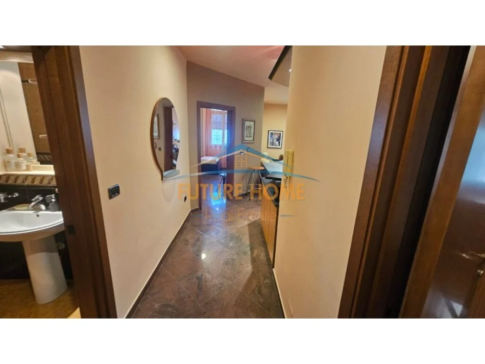 Tirane, jepet me qera apartament 2+1 , 89 m² 700 € (Myslym Shyri)