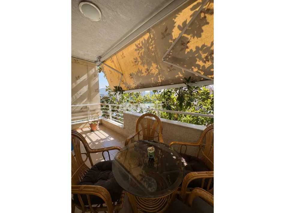 Shitet apartament 2+1 me pamje nga Liqeni i Thate