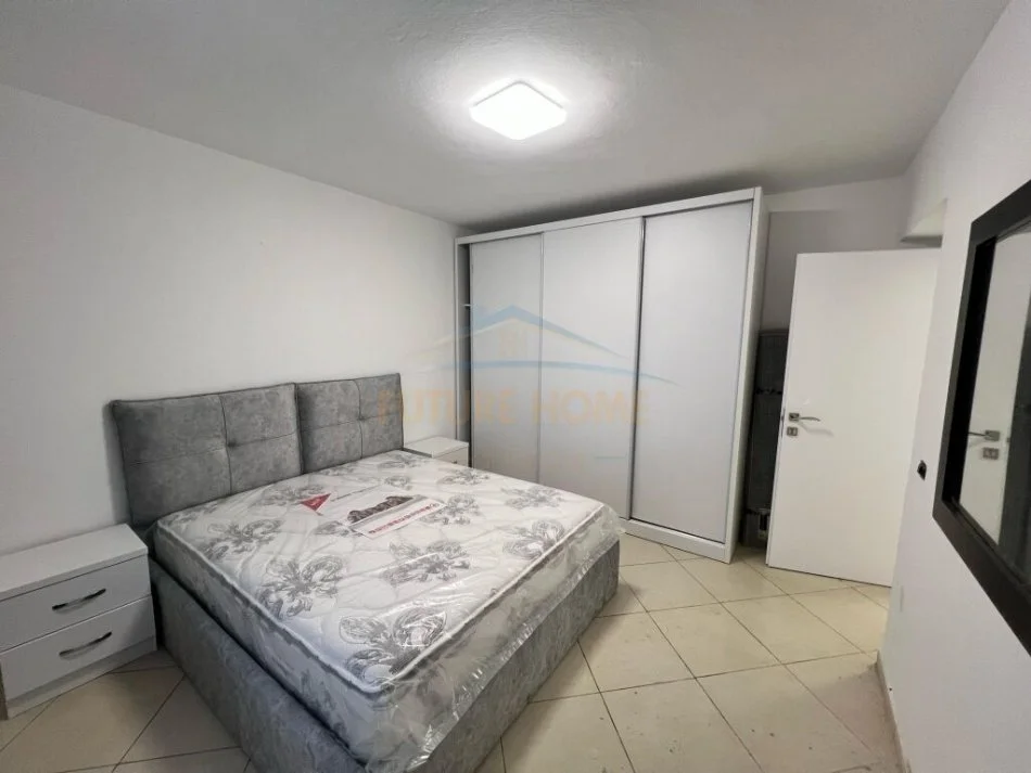 Tirane, jepet me qera apartament 2+1 Kati 1, 73 m² 600 € (Garda)