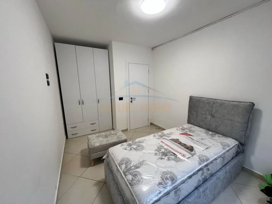 Tirane, jepet me qera apartament 2+1 Kati 1, 73 m² 600 € (Garda)